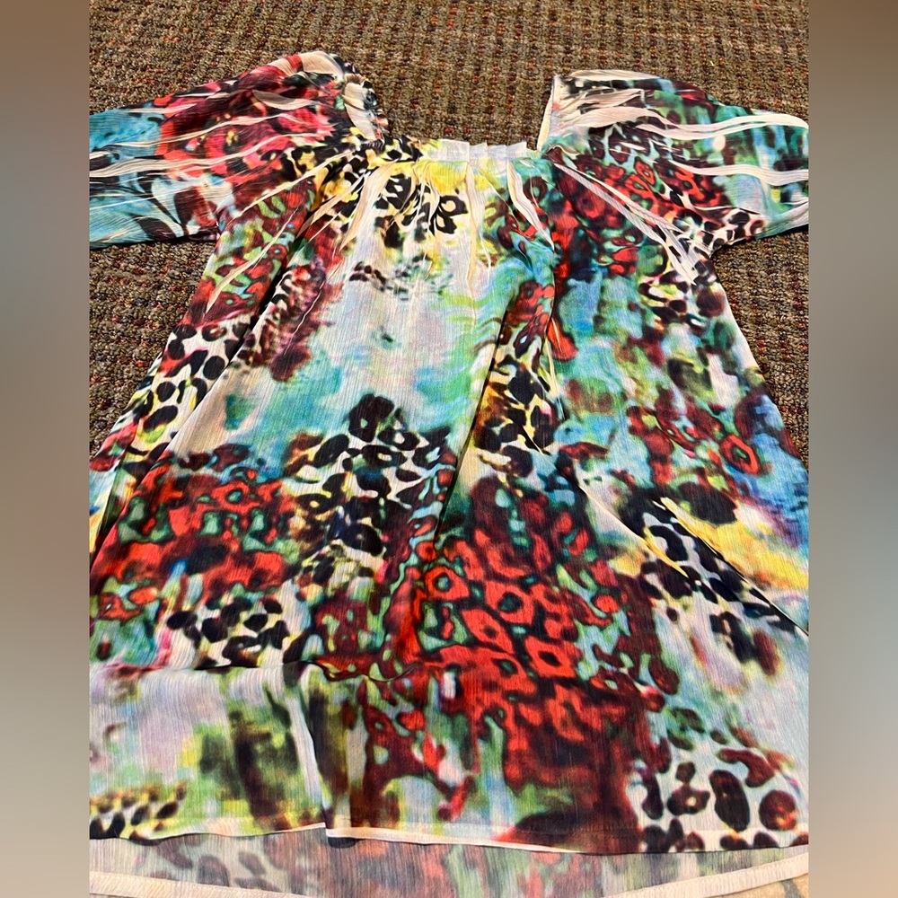 Lovely light polyester small top